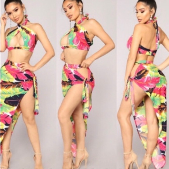 zulezs Other - 2 piece outfit ⭐️🌺💋☀️💕